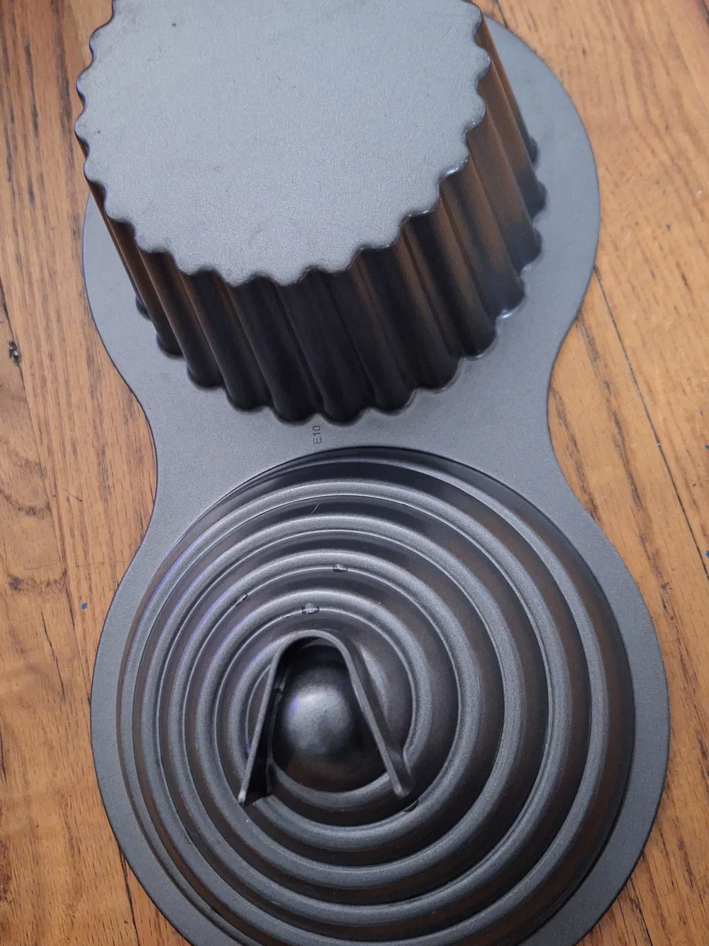 Wilton large cupcake